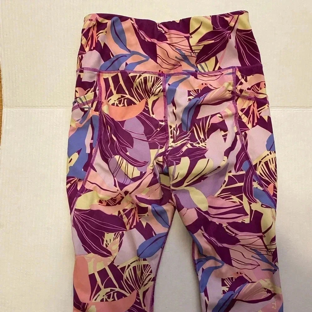 Women’s Activewear Leggings & T- Shirt – Size 8 /10 – Excellent Condition - - Picture 7 of 11